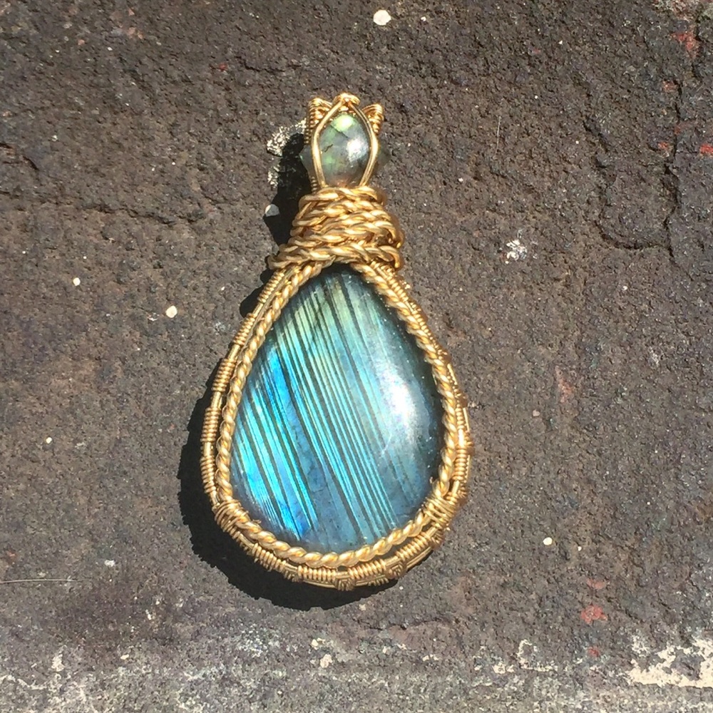 Labradorite pendant